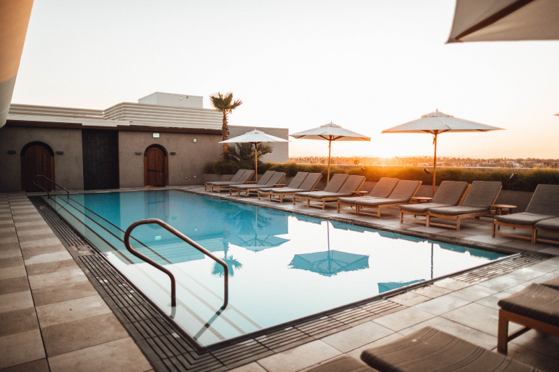 יתרונות הבריכה - למה לבחור בריכה מלבנית? היתרונות המפתיעים